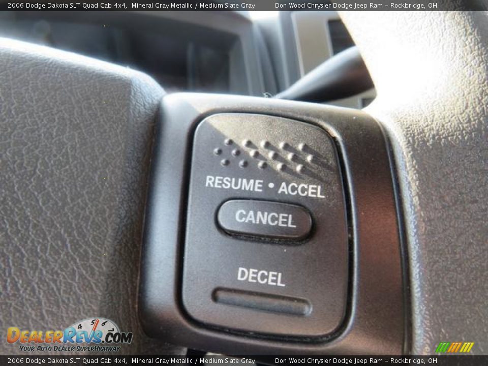 2006 Dodge Dakota SLT Quad Cab 4x4 Mineral Gray Metallic / Medium Slate Gray Photo #19