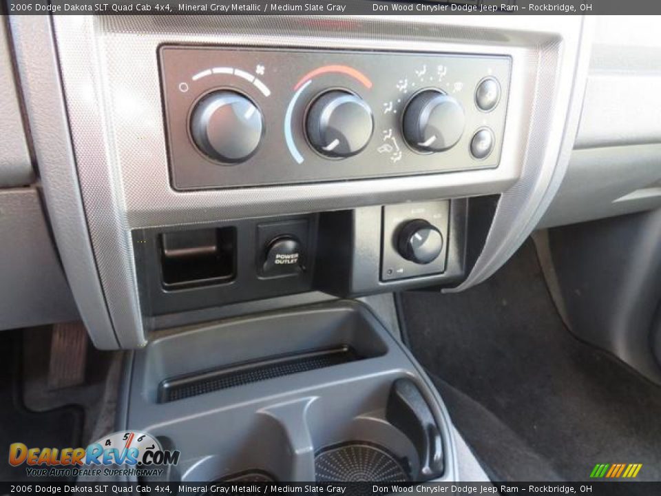 2006 Dodge Dakota SLT Quad Cab 4x4 Mineral Gray Metallic / Medium Slate Gray Photo #21