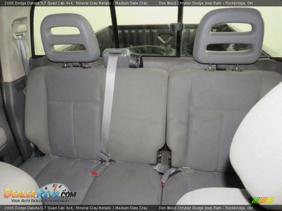 2006 Dodge Dakota SLT Quad Cab 4x4 Mineral Gray Metallic / Medium Slate Gray Photo #25
