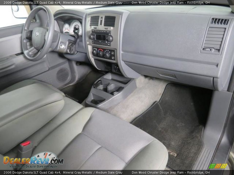 2006 Dodge Dakota SLT Quad Cab 4x4 Mineral Gray Metallic / Medium Slate Gray Photo #33