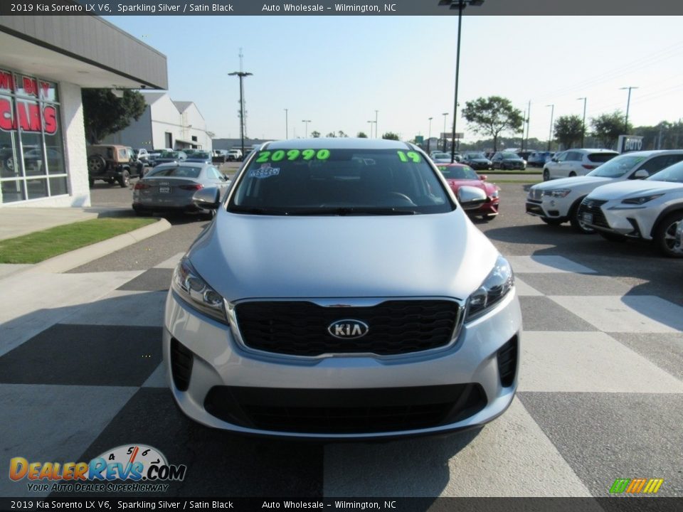 2019 Kia Sorento LX V6 Sparkling Silver / Satin Black Photo #2