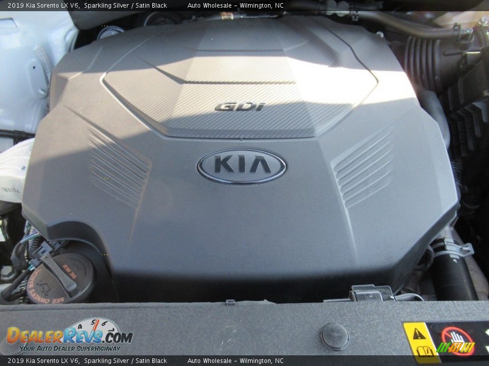 2019 Kia Sorento LX V6 Sparkling Silver / Satin Black Photo #6