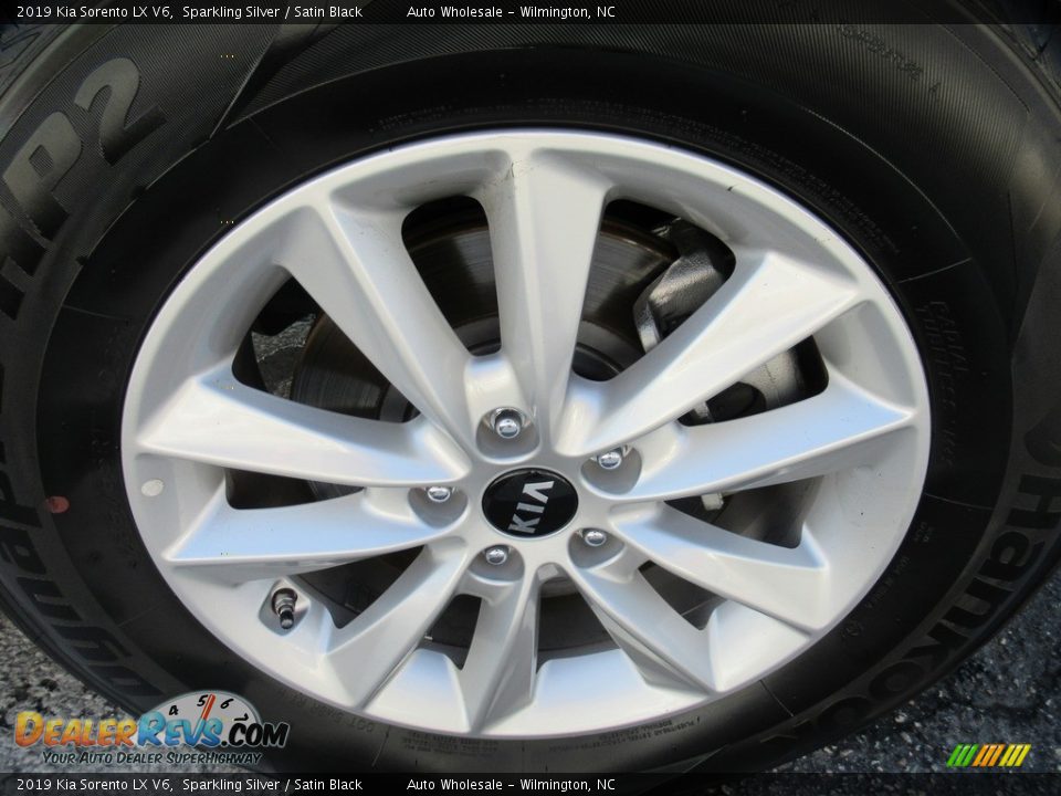 2019 Kia Sorento LX V6 Sparkling Silver / Satin Black Photo #7