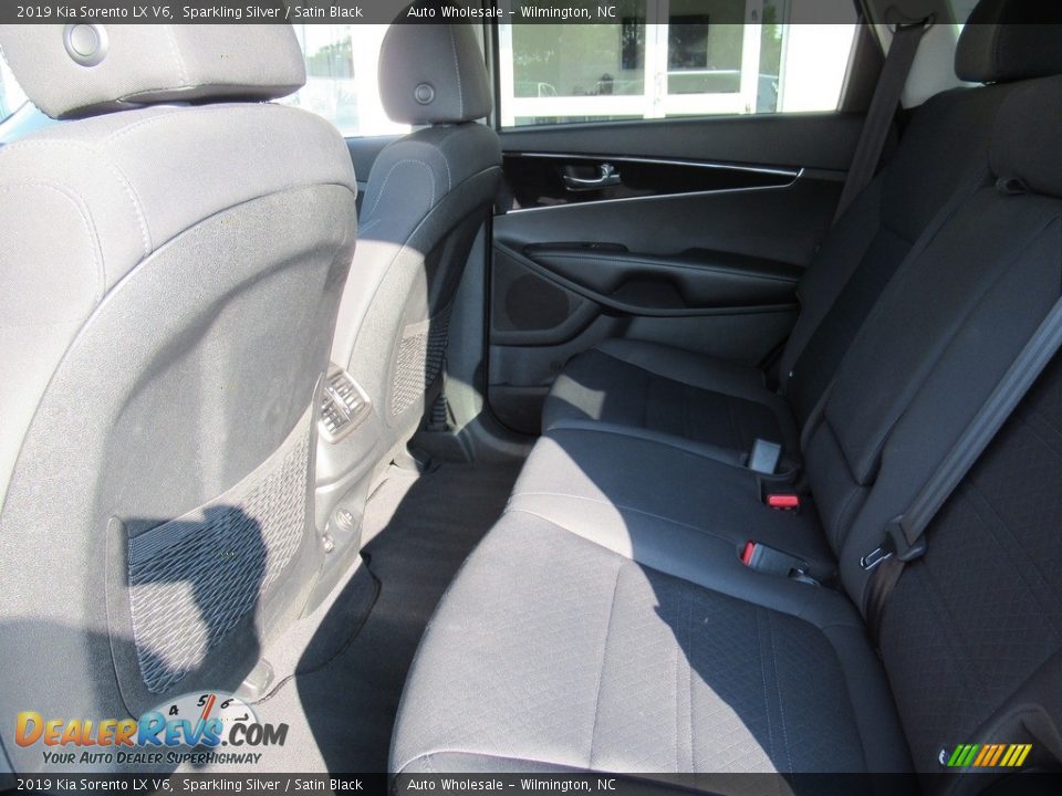 2019 Kia Sorento LX V6 Sparkling Silver / Satin Black Photo #11