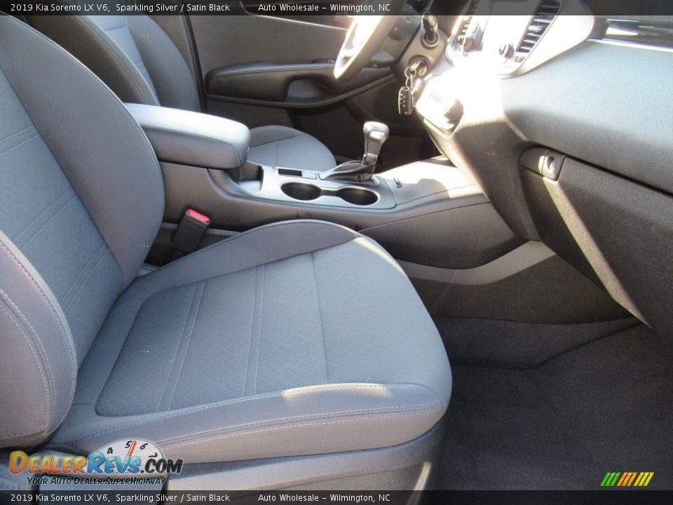 2019 Kia Sorento LX V6 Sparkling Silver / Satin Black Photo #12