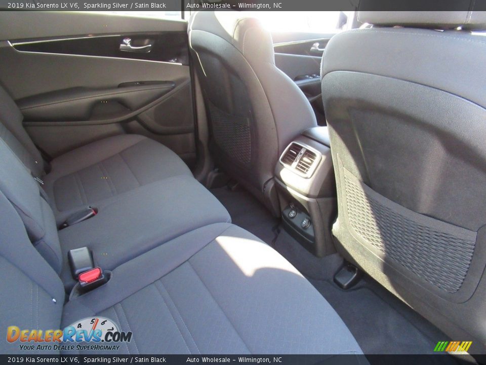 2019 Kia Sorento LX V6 Sparkling Silver / Satin Black Photo #13