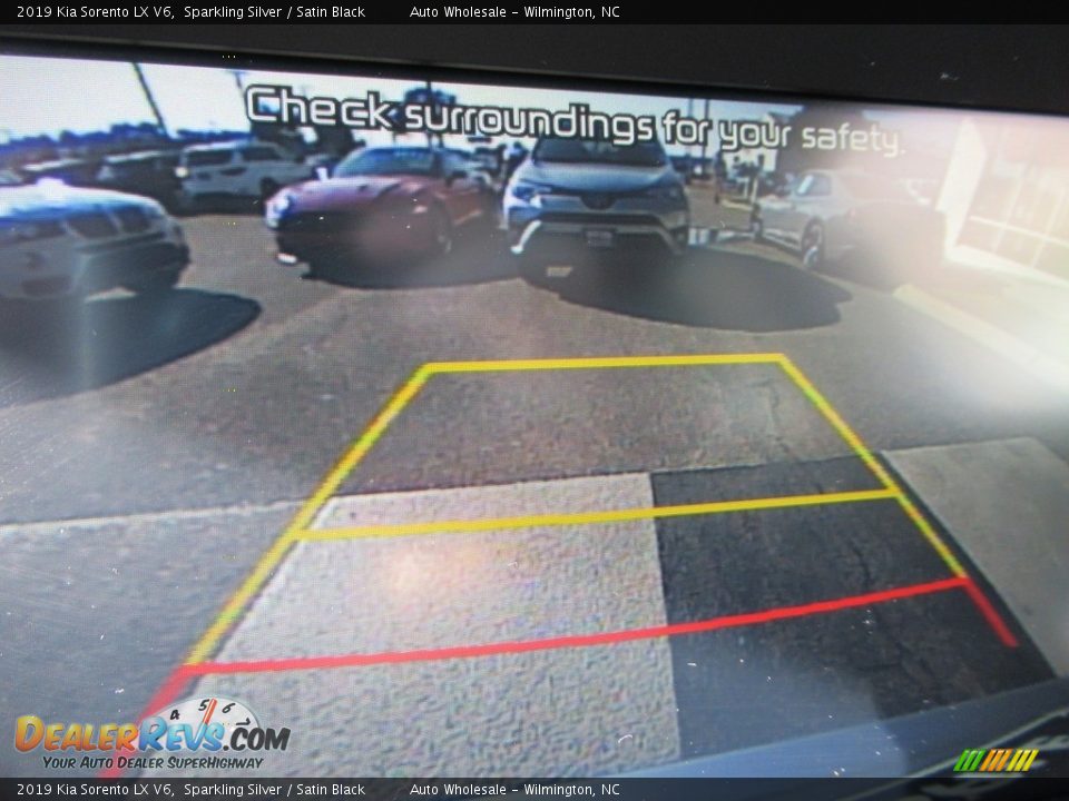 2019 Kia Sorento LX V6 Sparkling Silver / Satin Black Photo #17