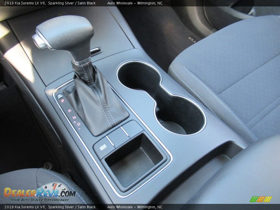 2019 Kia Sorento LX V6 Sparkling Silver / Satin Black Photo #19