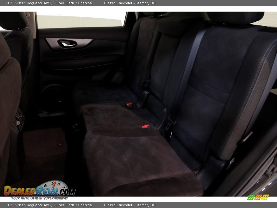 2015 Nissan Rogue SV AWD Super Black / Charcoal Photo #15