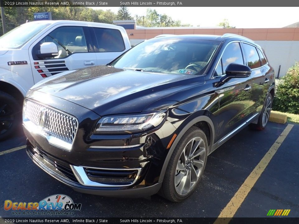 Front 3/4 View of 2019 Lincoln Nautilus Reserve AWD Photo #1