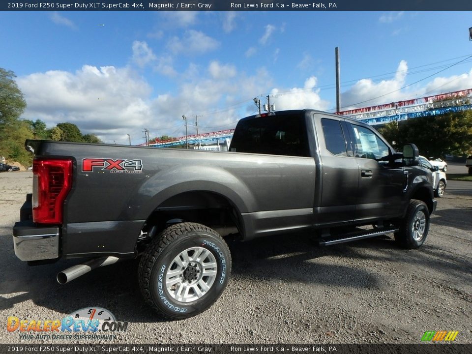 2019 Ford F250 Super Duty XLT SuperCab 4x4 Magnetic / Earth Gray Photo #2