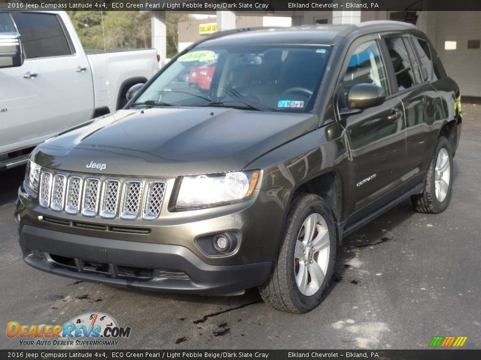 2016 Jeep Compass Latitude 4x4 ECO Green Pearl / Light Pebble Beige/Dark Slate Gray Photo #3