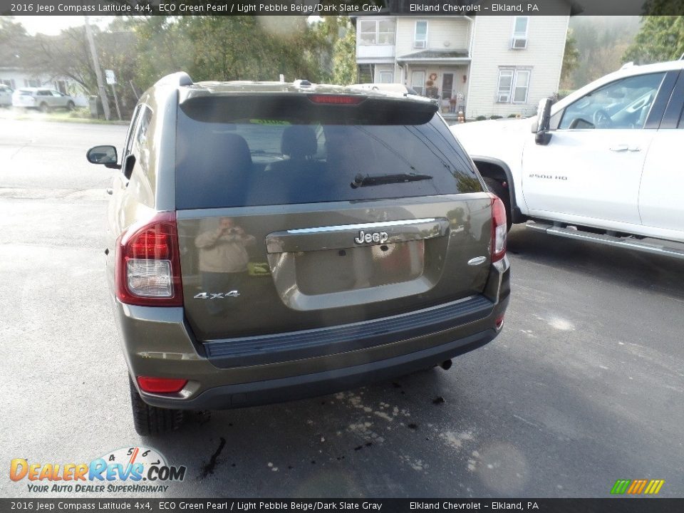 2016 Jeep Compass Latitude 4x4 ECO Green Pearl / Light Pebble Beige/Dark Slate Gray Photo #7