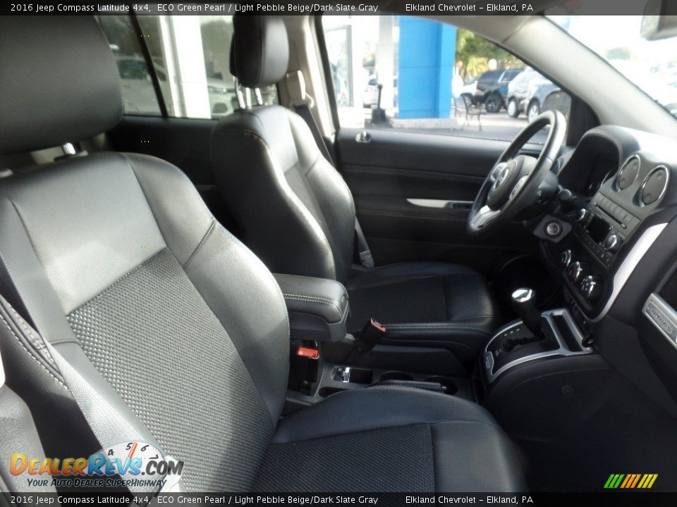 2016 Jeep Compass Latitude 4x4 ECO Green Pearl / Light Pebble Beige/Dark Slate Gray Photo #9