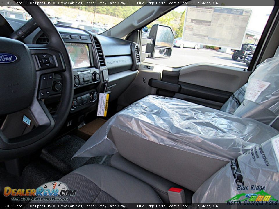 2019 Ford F250 Super Duty XL Crew Cab 4x4 Ingot Silver / Earth Gray Photo #28