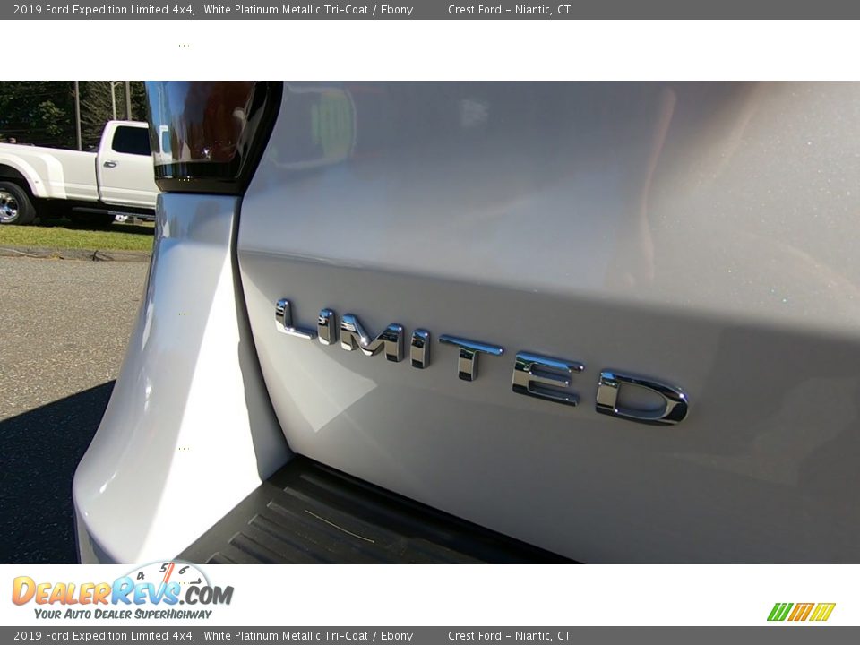 2019 Ford Expedition Limited 4x4 White Platinum Metallic Tri-Coat / Ebony Photo #9