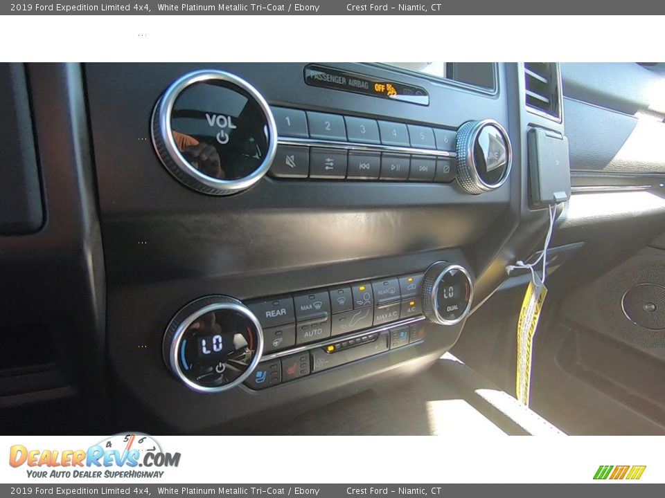 2019 Ford Expedition Limited 4x4 White Platinum Metallic Tri-Coat / Ebony Photo #15