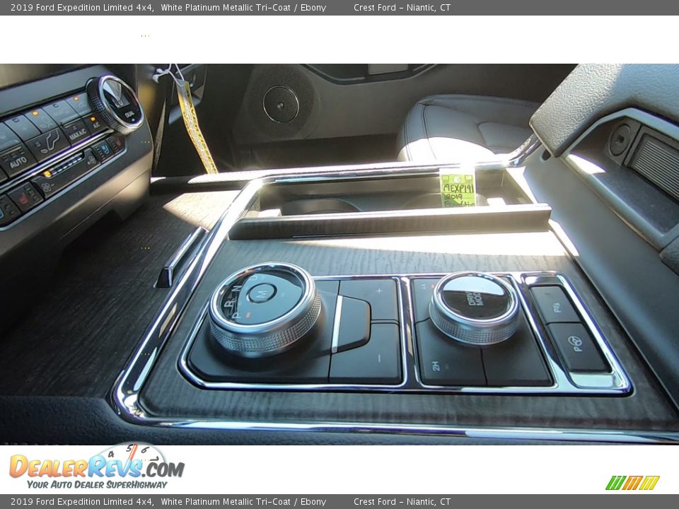 2019 Ford Expedition Limited 4x4 White Platinum Metallic Tri-Coat / Ebony Photo #16