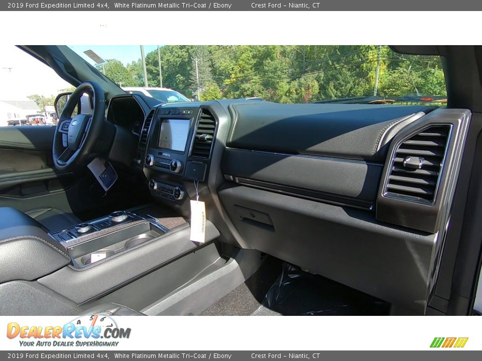 2019 Ford Expedition Limited 4x4 White Platinum Metallic Tri-Coat / Ebony Photo #26