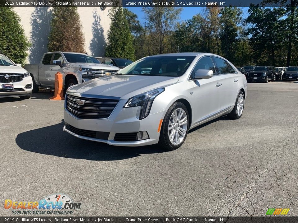 2019 Cadillac XTS Luxury Radiant Silver Metallic / Jet Black Photo #2
