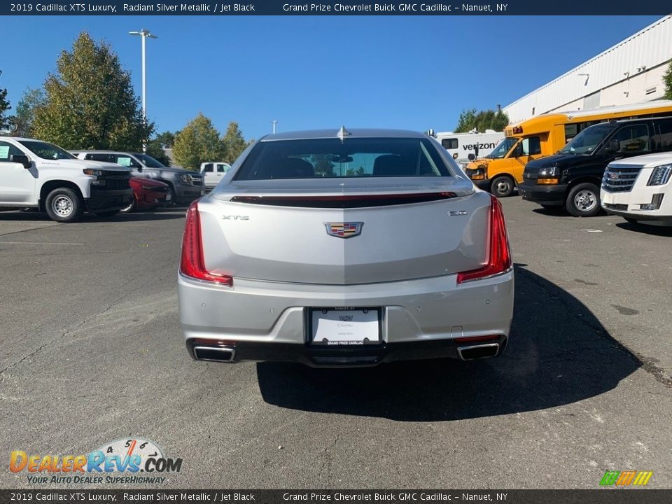 2019 Cadillac XTS Luxury Radiant Silver Metallic / Jet Black Photo #7
