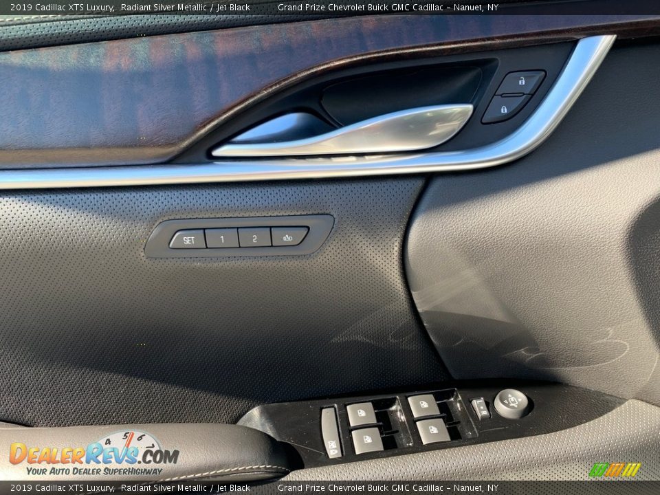 2019 Cadillac XTS Luxury Radiant Silver Metallic / Jet Black Photo #10