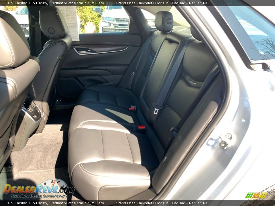 2019 Cadillac XTS Luxury Radiant Silver Metallic / Jet Black Photo #14