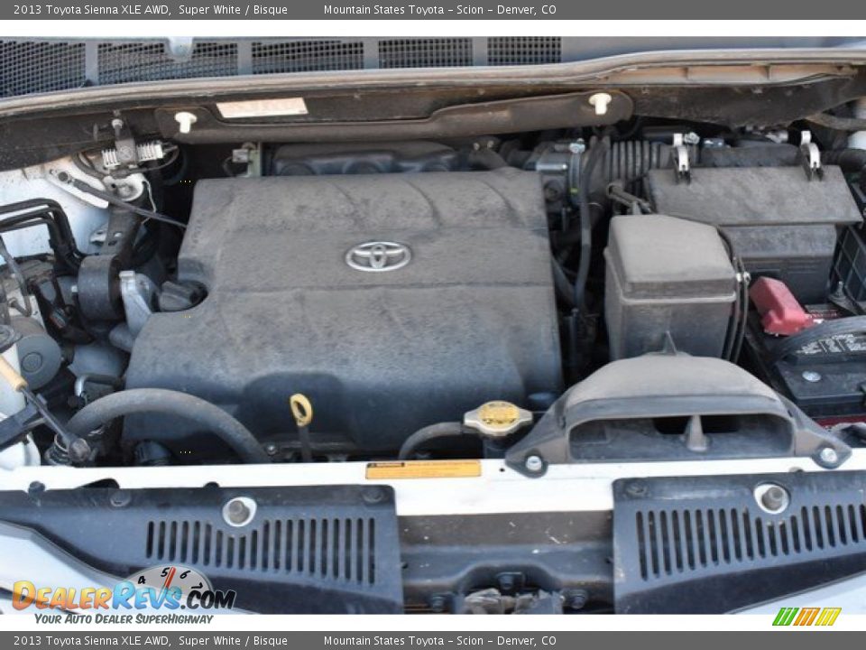 2013 Toyota Sienna XLE AWD Super White / Bisque Photo #9