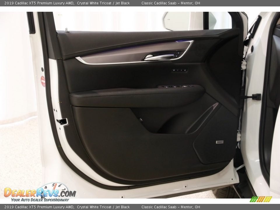 2019 Cadillac XT5 Premium Luxury AWD Crystal White Tricoat / Jet Black Photo #4