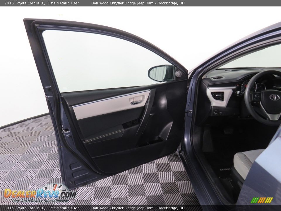 2016 Toyota Corolla LE Slate Metallic / Ash Photo #29