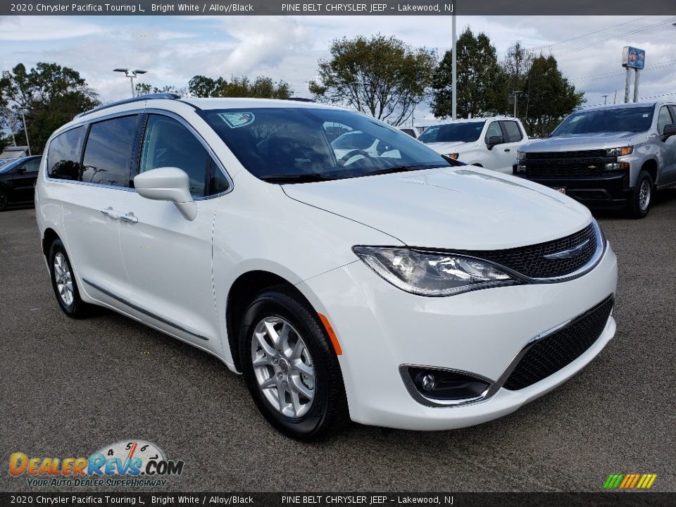 2020 Chrysler Pacifica Touring L Bright White / Alloy/Black Photo #1