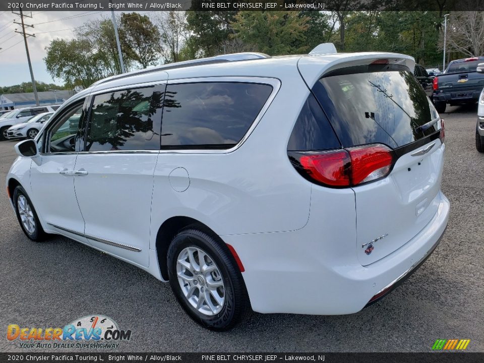 2020 Chrysler Pacifica Touring L Bright White / Alloy/Black Photo #4