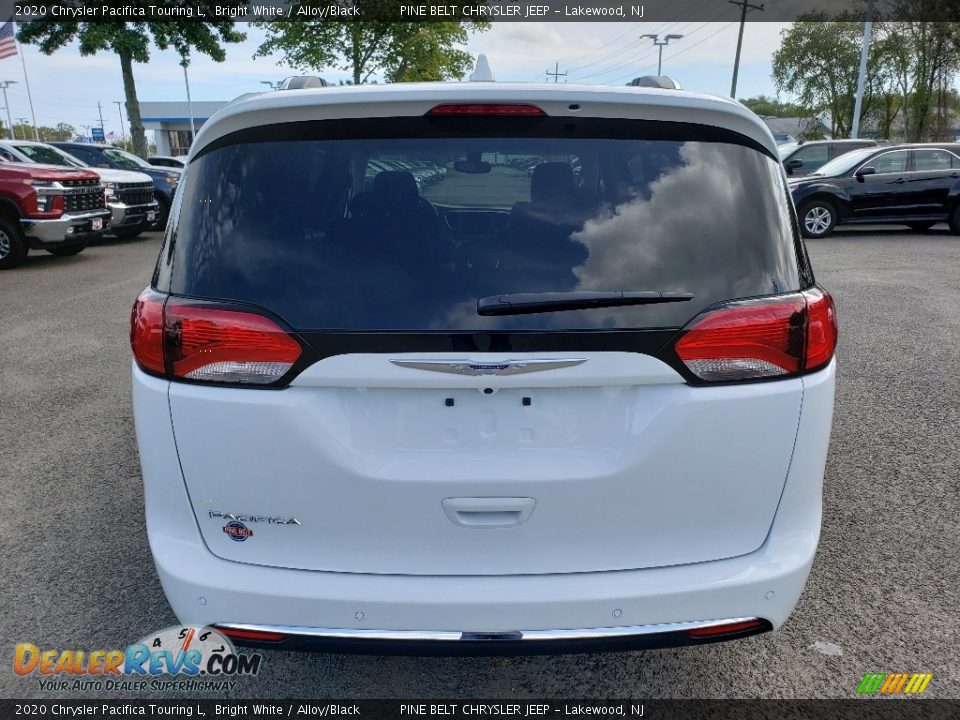 2020 Chrysler Pacifica Touring L Bright White / Alloy/Black Photo #5