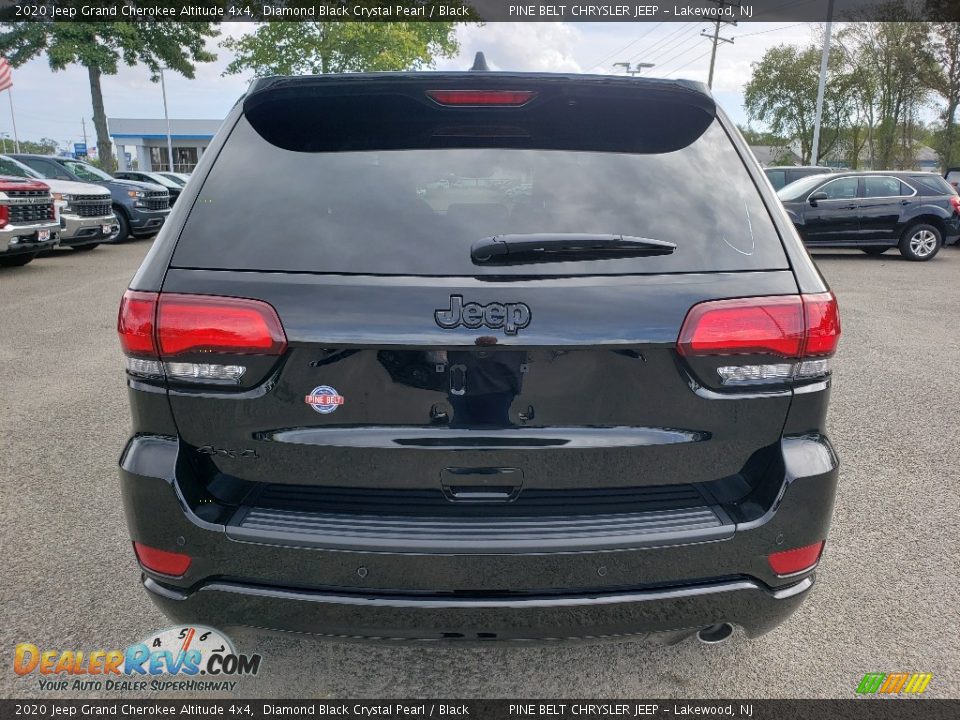 2020 Jeep Grand Cherokee Altitude 4x4 Diamond Black Crystal Pearl / Black Photo #5