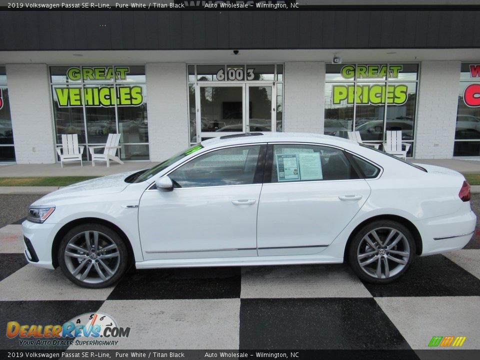 2019 Volkswagen Passat SE R-Line Pure White / Titan Black Photo #1