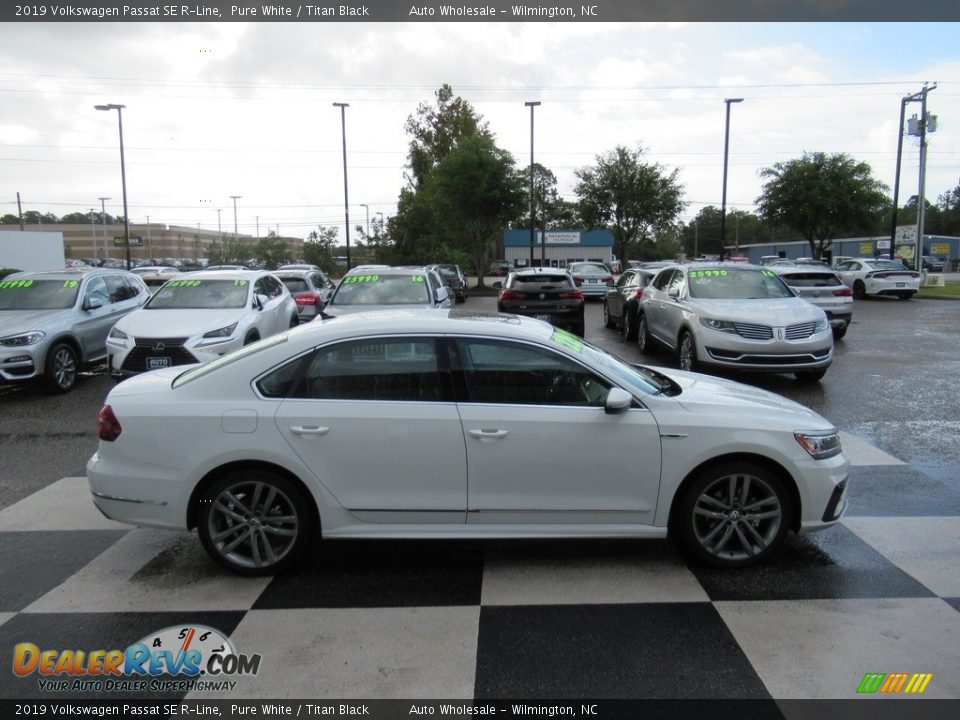 2019 Volkswagen Passat SE R-Line Pure White / Titan Black Photo #3