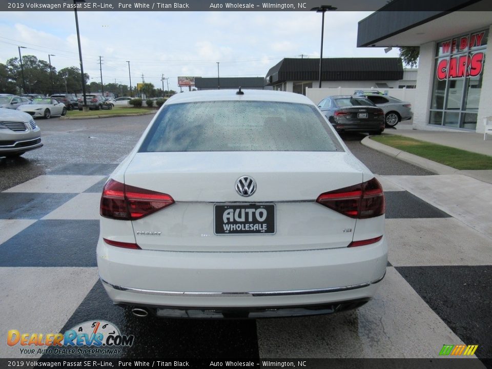 2019 Volkswagen Passat SE R-Line Pure White / Titan Black Photo #4