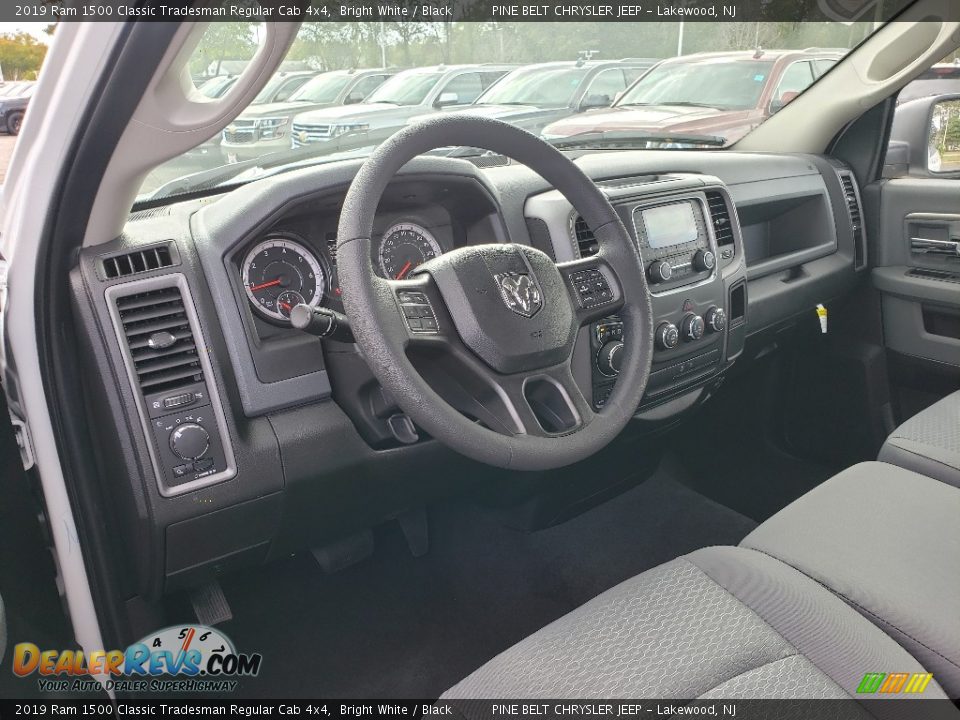 2019 Ram 1500 Classic Tradesman Regular Cab 4x4 Bright White / Black Photo #7