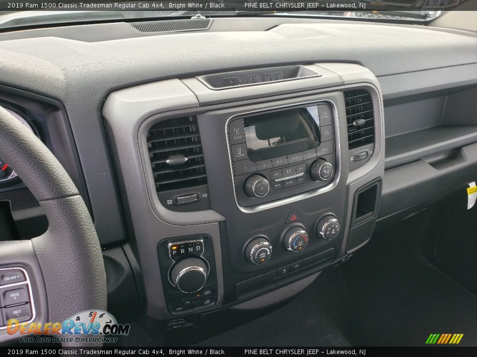 2019 Ram 1500 Classic Tradesman Regular Cab 4x4 Bright White / Black Photo #10
