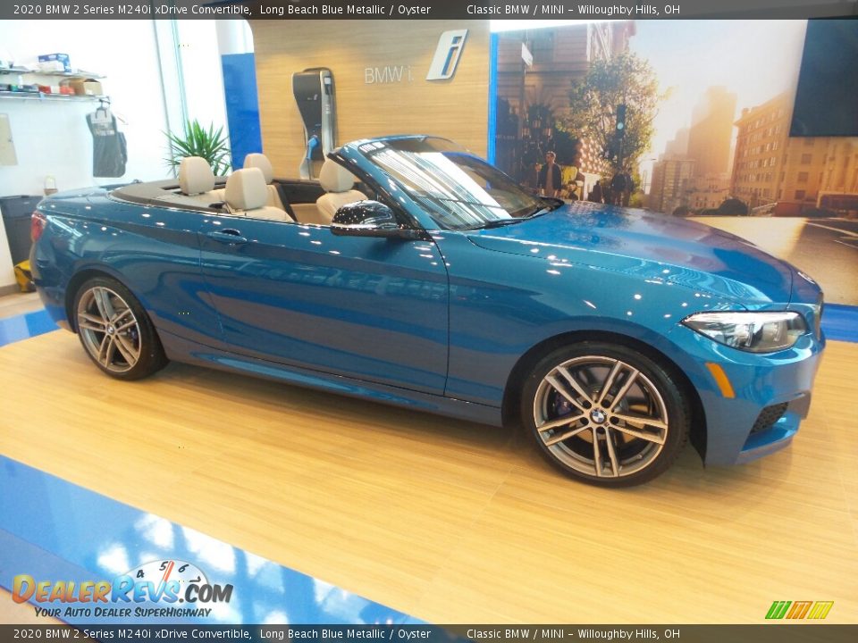Front 3/4 View of 2020 BMW 2 Series M240i xDrive Convertible Photo #1