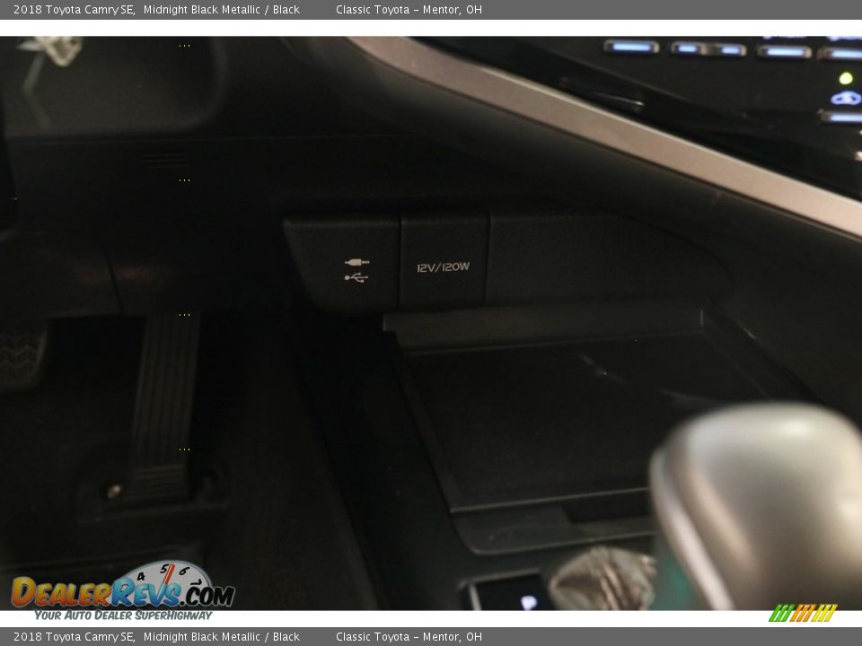 2018 Toyota Camry SE Midnight Black Metallic / Black Photo #10