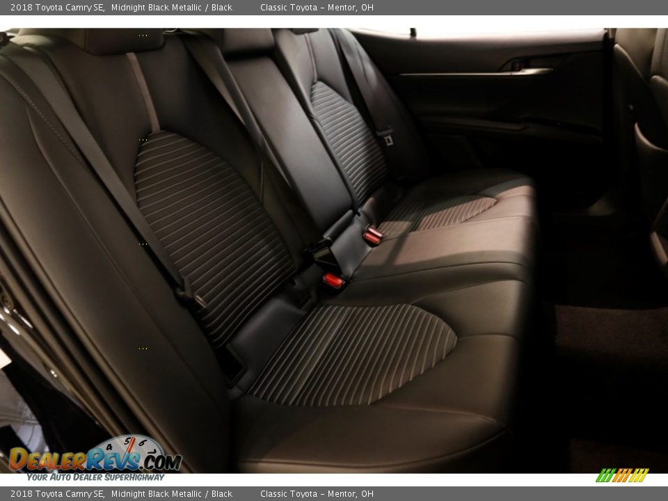 2018 Toyota Camry SE Midnight Black Metallic / Black Photo #13