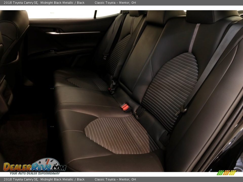 2018 Toyota Camry SE Midnight Black Metallic / Black Photo #14