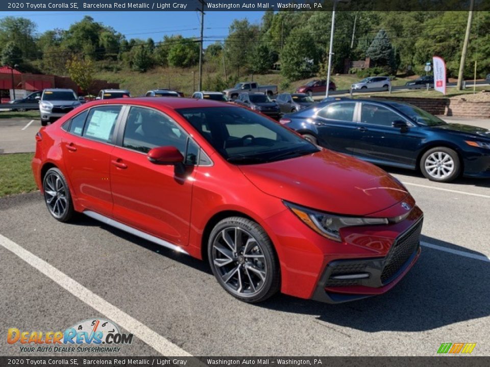 Front 3/4 View of 2020 Toyota Corolla SE Photo #1