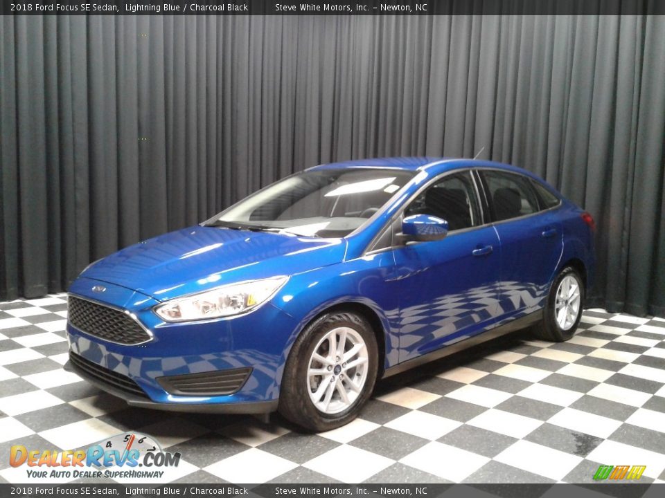 2018 Ford Focus SE Sedan Lightning Blue / Charcoal Black Photo #2