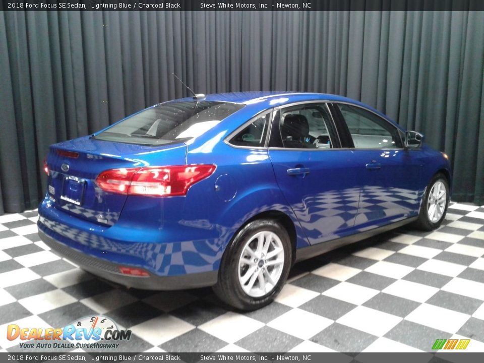2018 Ford Focus SE Sedan Lightning Blue / Charcoal Black Photo #6