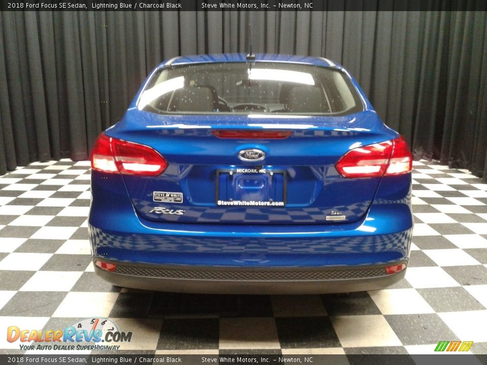 2018 Ford Focus SE Sedan Lightning Blue / Charcoal Black Photo #7