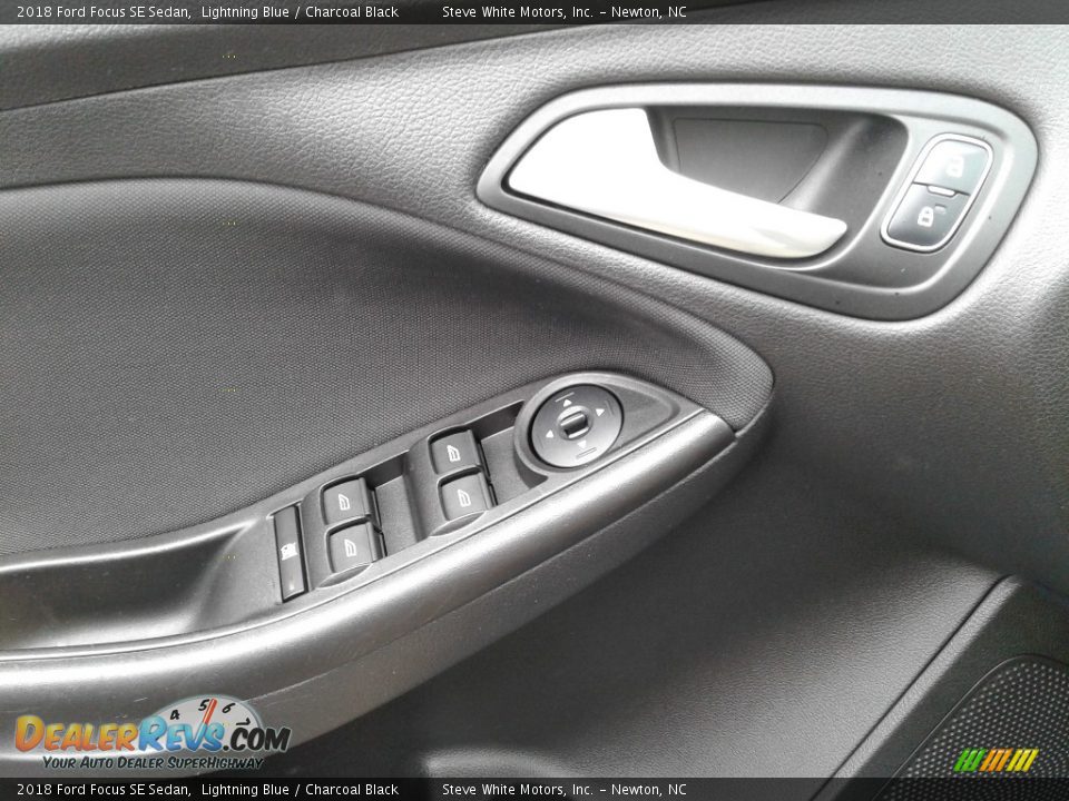 2018 Ford Focus SE Sedan Lightning Blue / Charcoal Black Photo #9