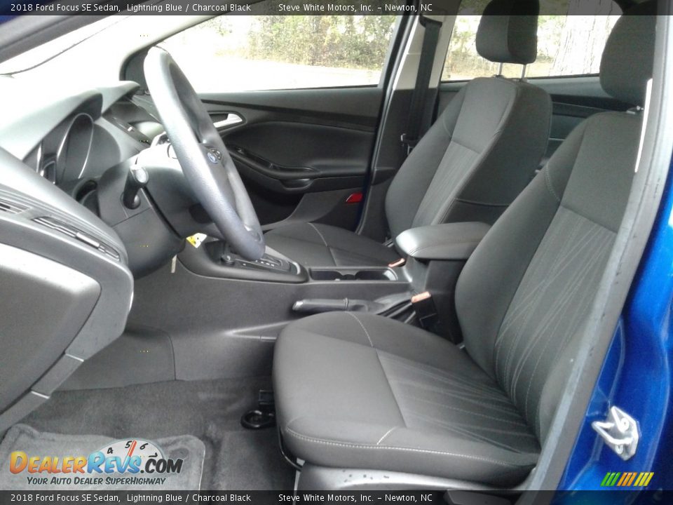 2018 Ford Focus SE Sedan Lightning Blue / Charcoal Black Photo #11