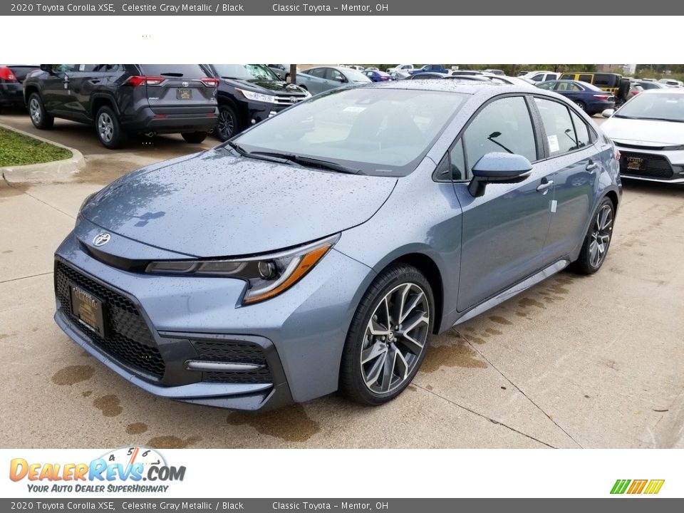 Front 3/4 View of 2020 Toyota Corolla XSE Photo #1